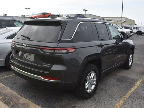 Used 2024 Jeep Grand Cherokee Laredo RWD image 5