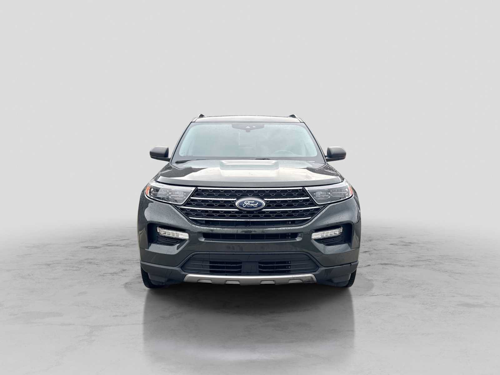 Used 2023 Ford Explorer XLT w/ Equipment Group 202A AWD/4WD image 9