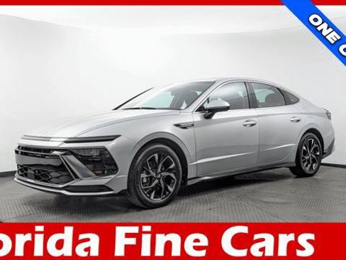 Used 2025 Hyundai Sonata SEL FWD image 1