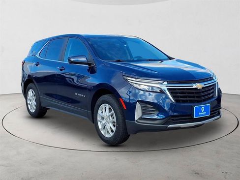 Used 2022 Chevrolet Equinox LT image 3