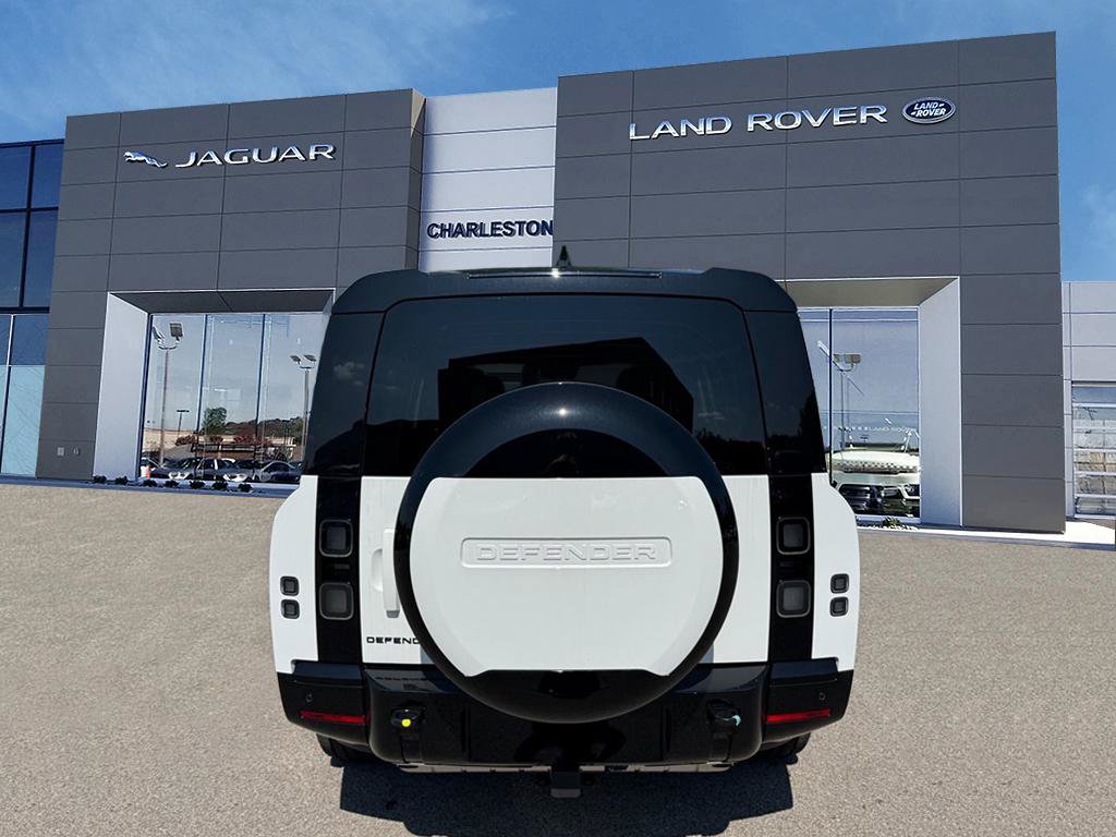 New 2026 Land Rover Defender 130 X-Dynamic SE AWD/4WD image 4