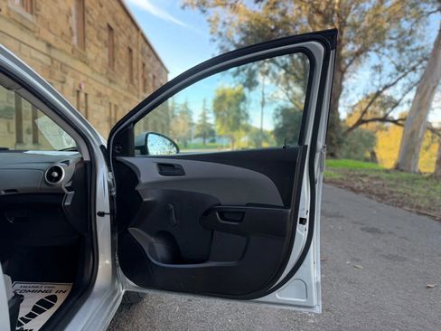 Used 2020 Chevrolet Sonic LT image 12