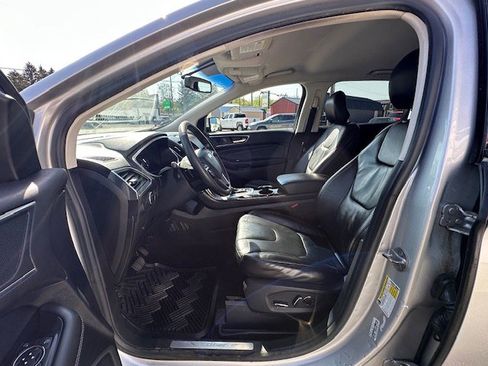 Used 2016 Ford Edge Titanium image 9