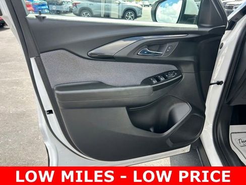 Used 2022 Chevrolet TrailBlazer LT w/ Convenience Package image 12