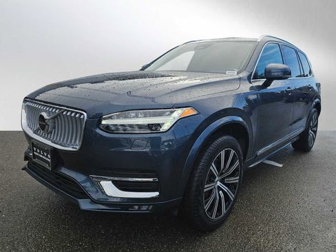 Used 2025 Volvo XC90 B5 Core w/ Protection Package Premier image 7
