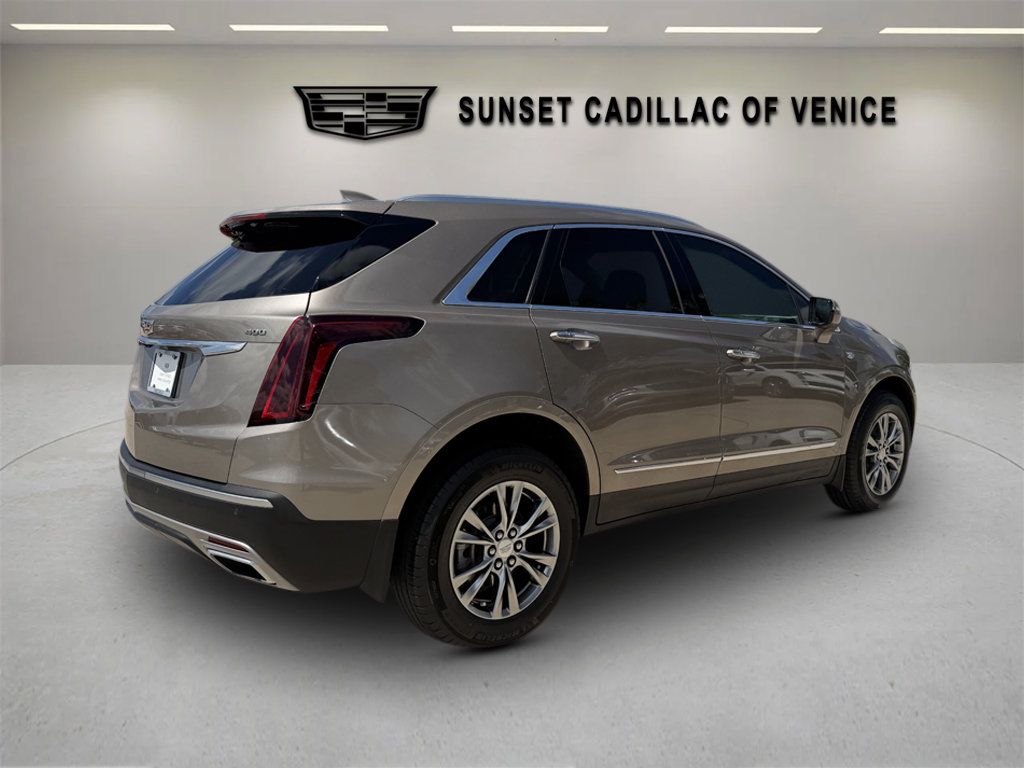 Certified 2023 Cadillac XT5 Premium Luxury FWD image 3