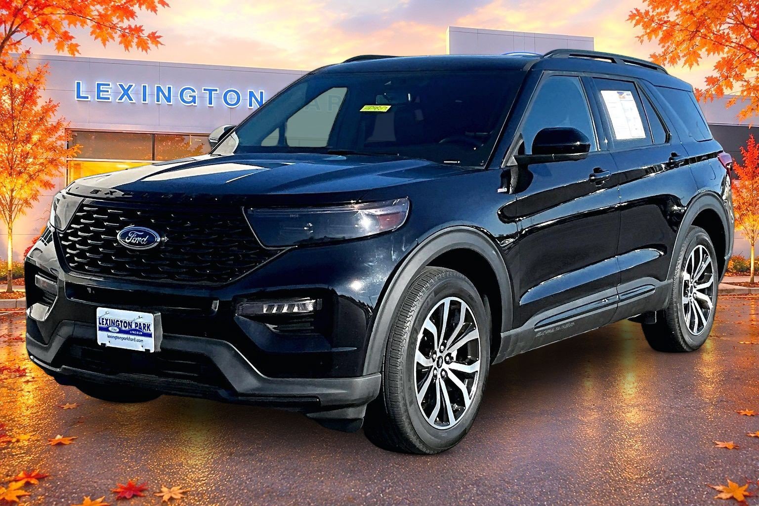 Used 2022 Ford Explorer ST-Line w/ Class IV Trailer Tow Package AWD/4WD image 3