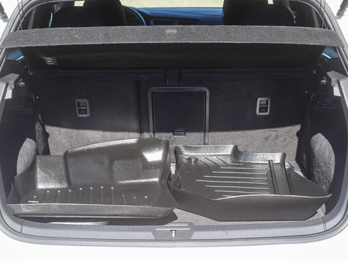 Used 2018 Volkswagen GTI SE image 22