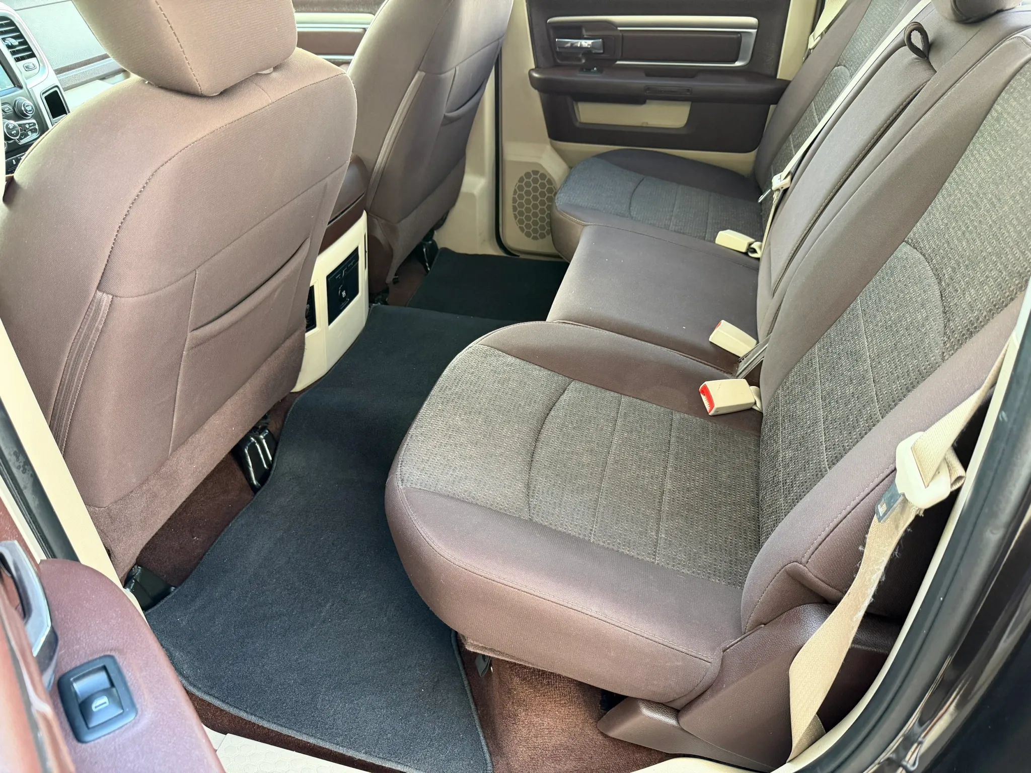 Used 2017 RAM 1500 Classic SLT w/ Luxury Group AWD/4WD image 11