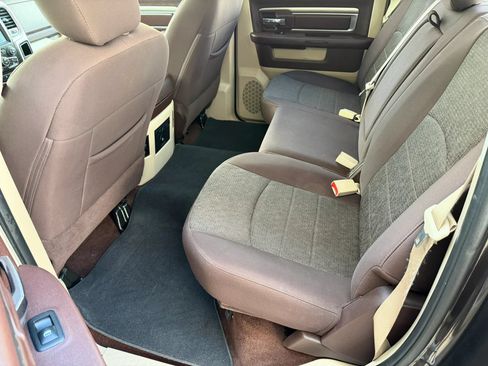 Used 2017 RAM 1500 Classic SLT w/ Luxury Group AWD/4WD image 11