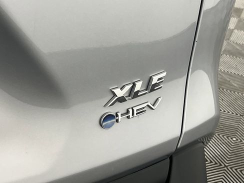 Used 2025 Toyota RAV4 XLE image 27