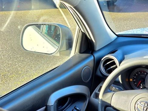 Used 2007 Toyota RAV4 Base image 15