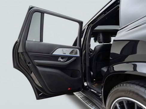 Used 2024 Mercedes-Benz GLS 63 AMG 4MATIC image 10