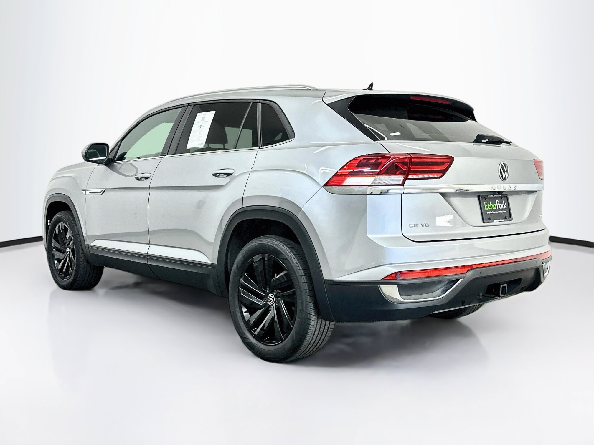 Used 2023 Volkswagen Atlas Cross Sport SE w/ Black Wheel Package AWD/4WD image 5
