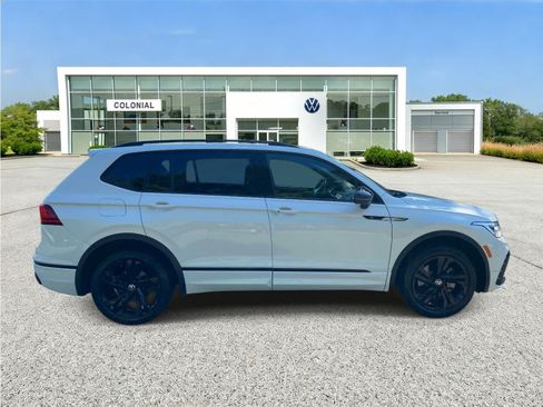 Used 2024 Volkswagen Tiguan SE R-Line AWD/4WD image 6