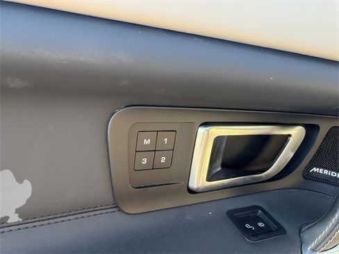 Used 2018 Land Rover Discovery Sport HSE image 10