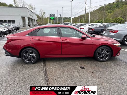 Used 2025 Hyundai Elantra SEL FWD image 6