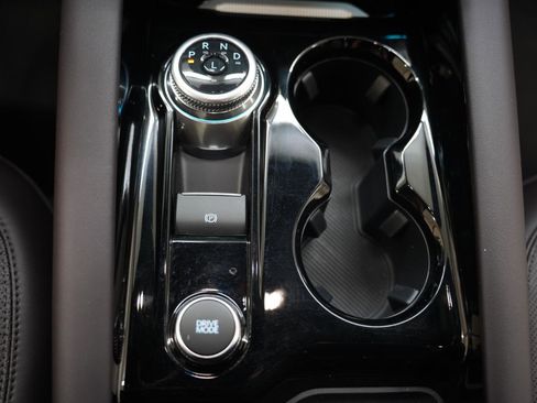 Used 2025 Ford Explorer Platinum RWD image 22