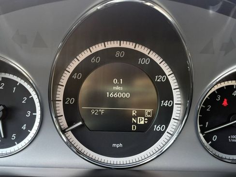 Used 2010 Mercedes-Benz E 350 4MATIC Sedan image 30