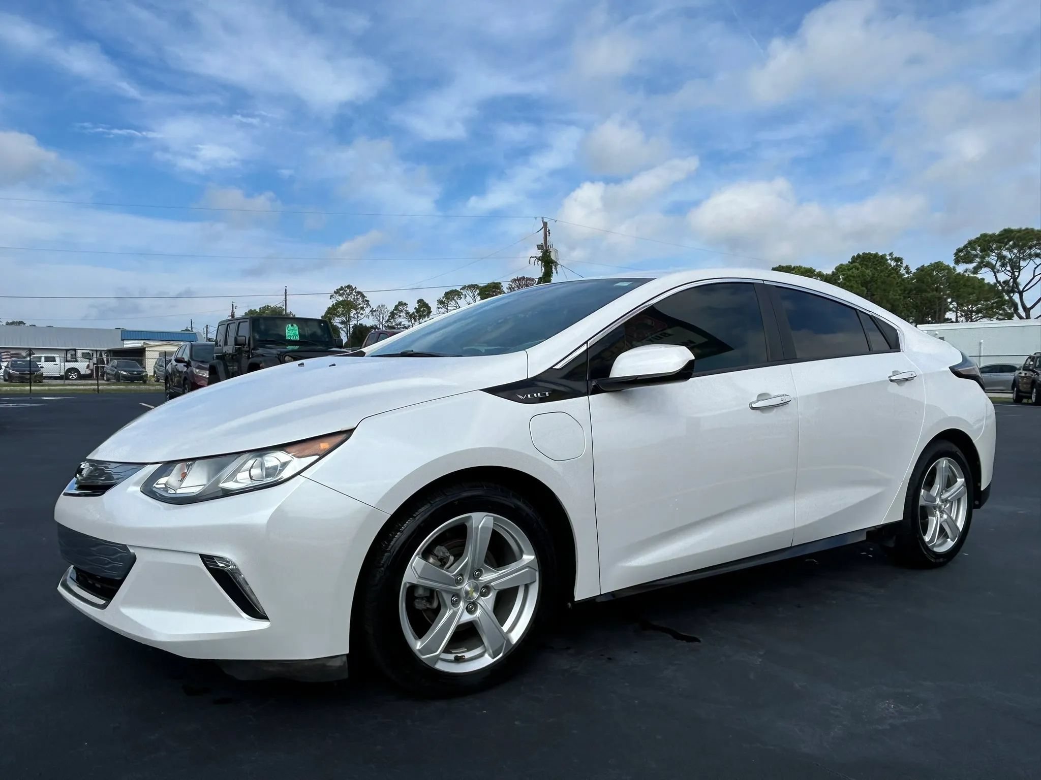 Used 2018 Chevrolet Volt LT w/ Comfort Package FWD image 6