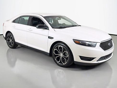 Used 2016 Ford Taurus SHO image 35