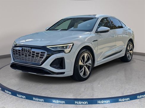 Used 2024 Audi Q8 e-tron Premium Plus image 1
