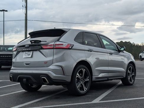 Certified 2023 Ford Edge ST w/ Equipment Group 401A image 5