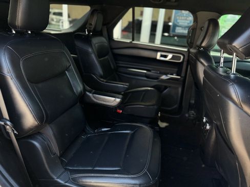 Used 2020 Ford Explorer XLT w/ Equipment Group 202A image 15