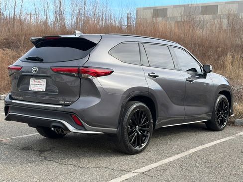 Used 2023 Toyota Highlander XSE image 8