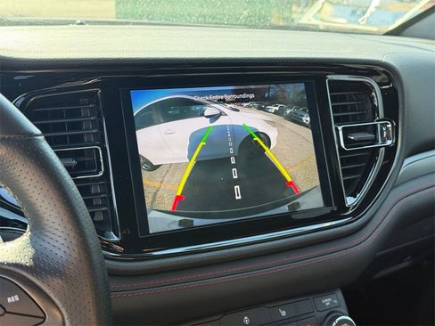 Used 2025 Dodge Durango GT image 17