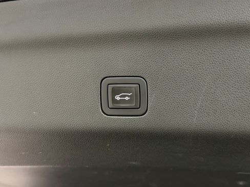 Certified 2024 Cadillac Escalade ESV V AWD/4WD image 25