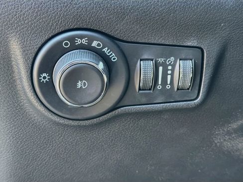 Used 2022 Jeep Compass Limited w/ Sun and Sound Group AWD/4WD image 10