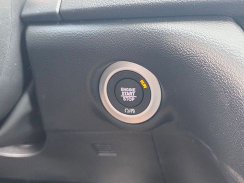 New 2026 Chrysler Voyager LX image 19