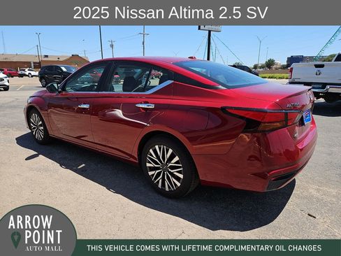 Used 2025 Nissan Altima 2.5 SV FWD image 8