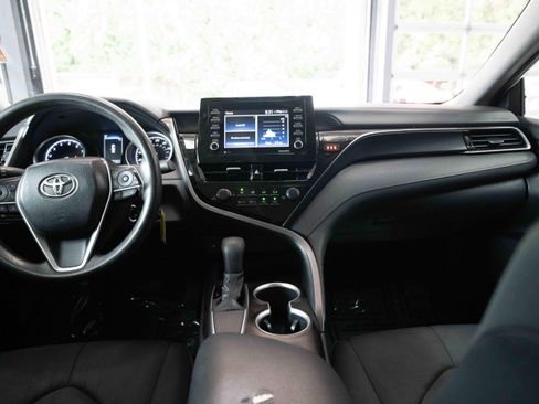 Used 2021 Toyota Camry LE FWD image 14
