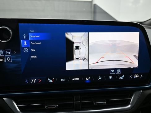 Used 2024 Chevrolet Equinox EV LT image 12