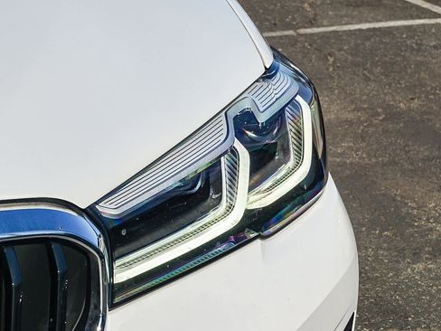 Certified 2023 BMW 530i w/ Premium Package image 7