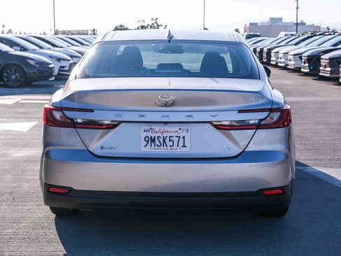 Used 2025 Toyota Camry LE FWD image 5