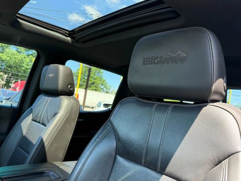 Used 2019 Chevrolet Silverado 1500 High Country w/ Technology Package image 10