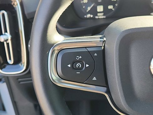 Used 2022 Volvo XC40 T5 R-Design w/ Advanced Package AWD/4WD image 20