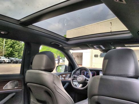 New 2025 Mercedes-Benz GLS 450 4MATIC image 23