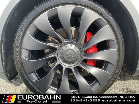 Used 2024 Tesla Model Y Performance image 26
