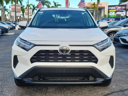 Used 2024 Toyota RAV4 XLE w/ Convenience Package FWD image 4