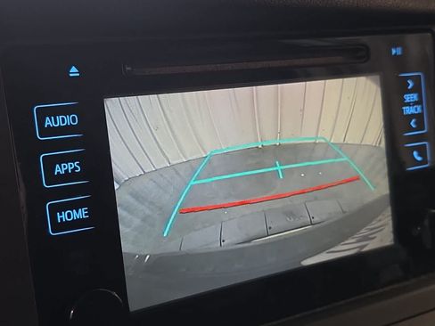 Used 2015 Toyota Sienna SE w/ SE Preferred Package FWD image 21