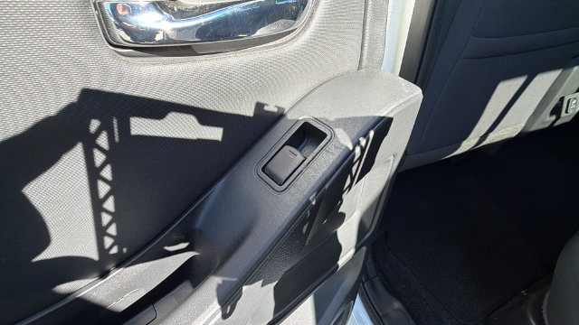 Used 2022 Nissan Frontier SV RWD image 15