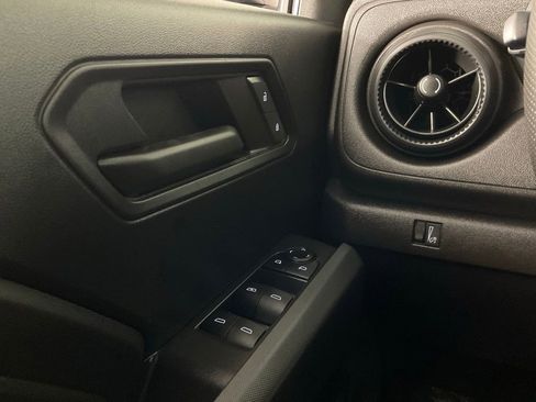 Used 2023 Chevrolet Colorado Trail Boss AWD/4WD image 19