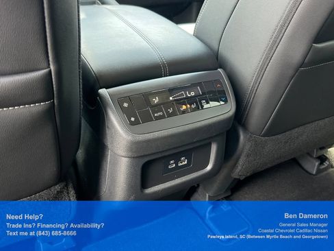 Used 2025 Nissan Pathfinder SL AWD/4WD image 17