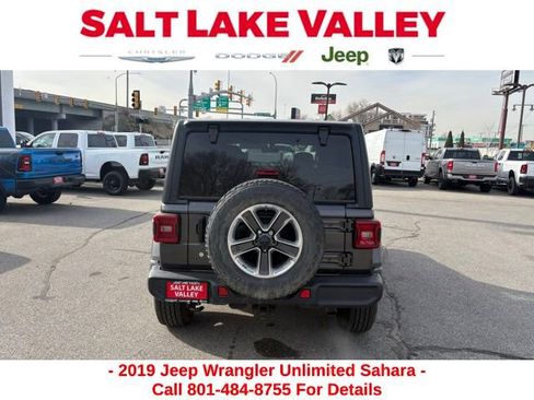 Used 2019 Jeep Wrangler Unlimited Sahara image 4