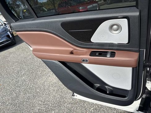 New 2026 Lincoln Aviator Reserve image 13