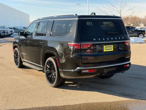 Used 2024 Jeep Wagoneer Series II w/ Flexible Seating Group AWD/4WD image 8